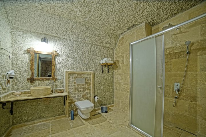 Room 35 of 53
