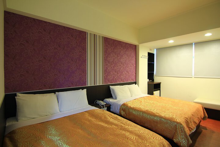 Room 18 of 49