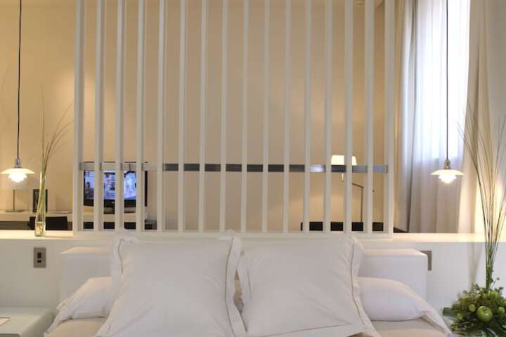 Room 5 of 79