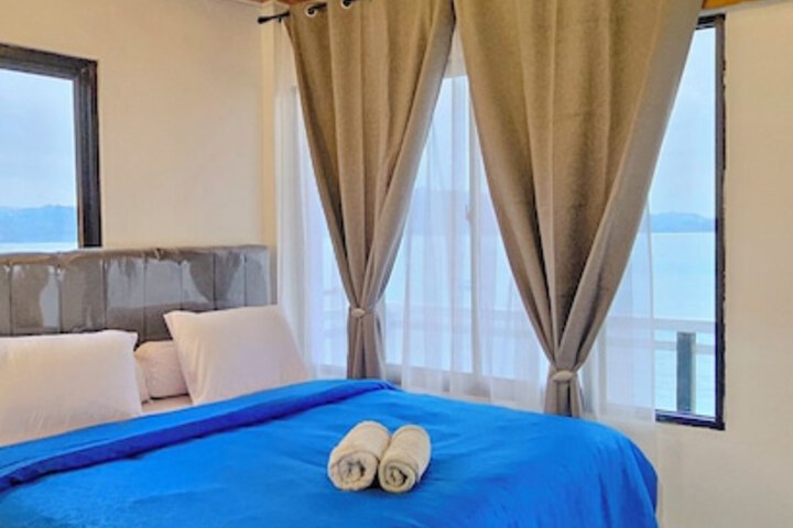 Room 3 of 53