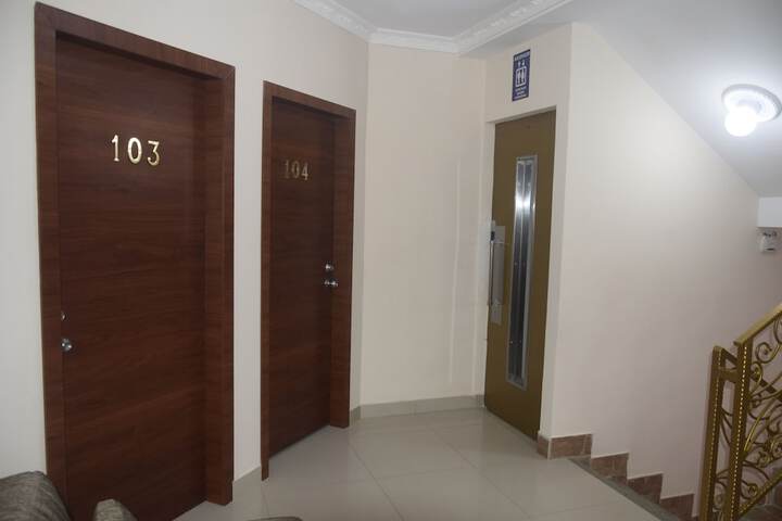 Ballroom/Hall 27 of 31