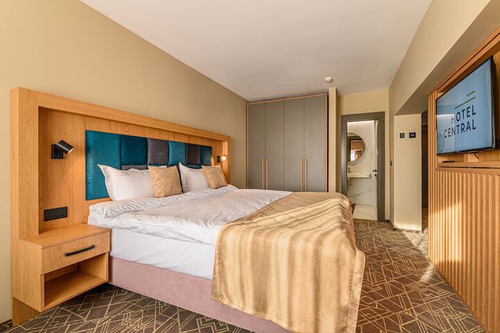 Room 35 of 65