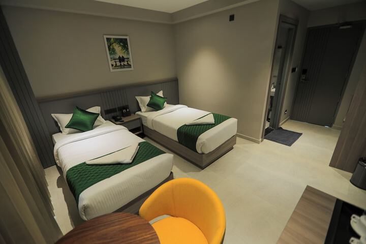 Room 14 of 40