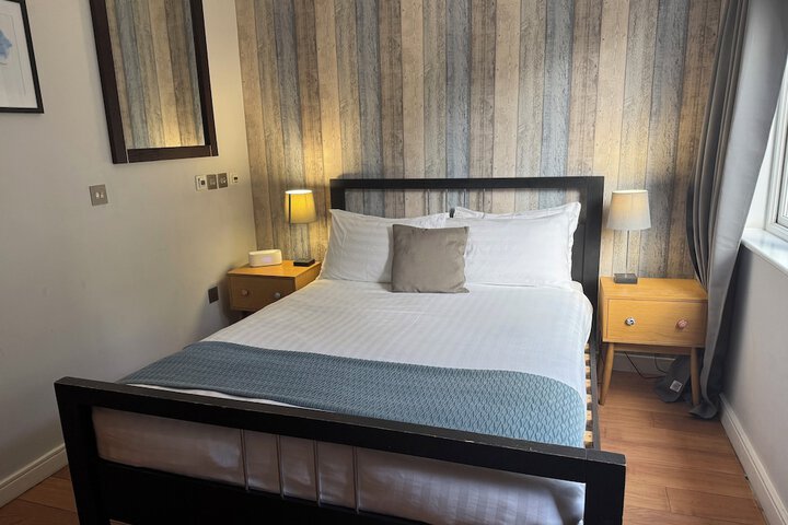 Room 21 of 43