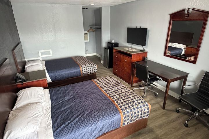 Room 7 of 14