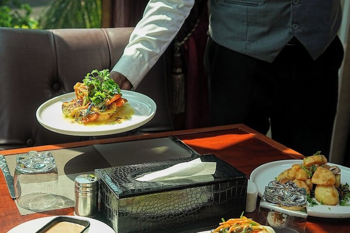 Dining 9 of 14