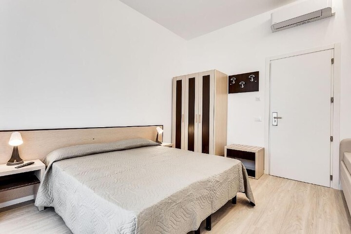 Room 14 of 31