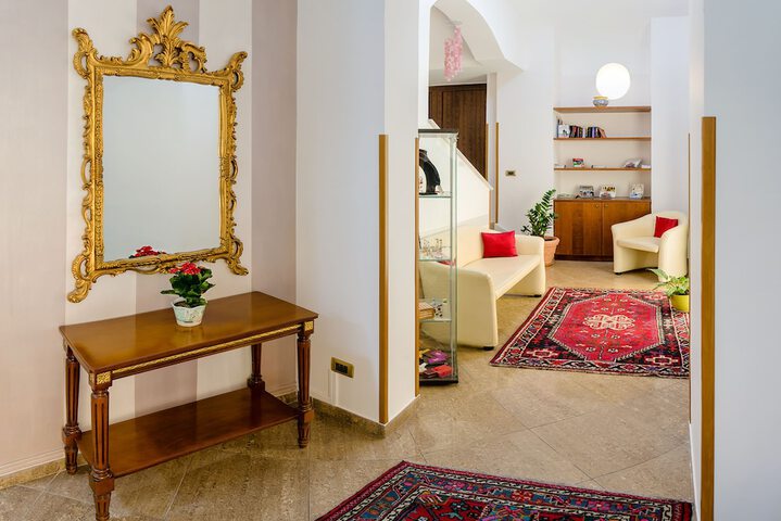 Guest Lobby