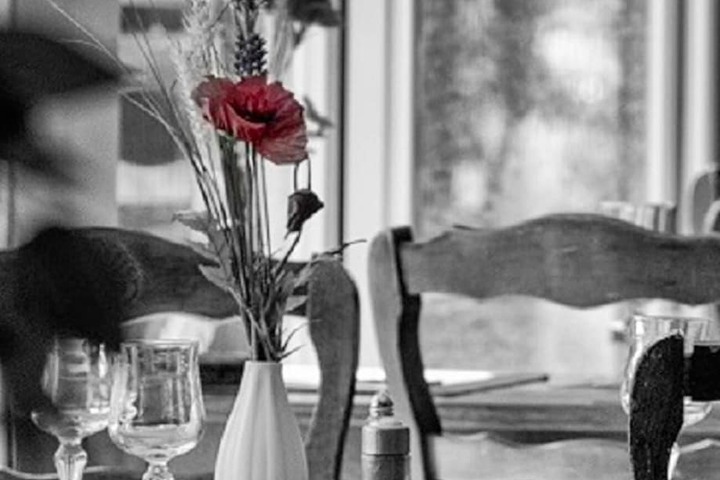Dining 27 of 50