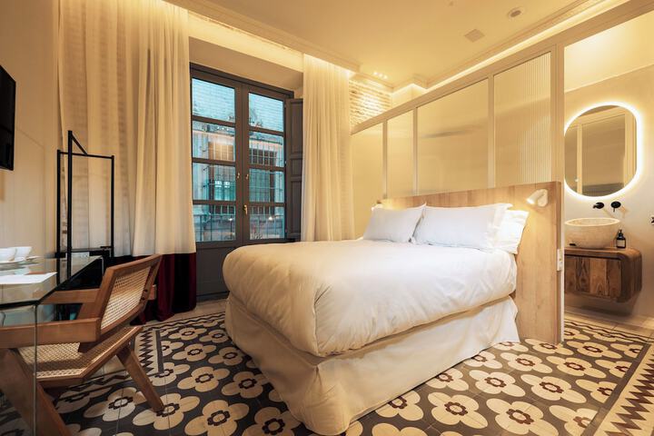 Room 21 of 80