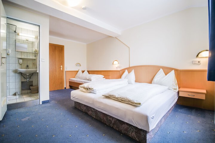 Room 7 of 26