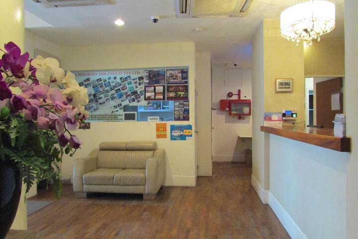 Entrance & Lobby