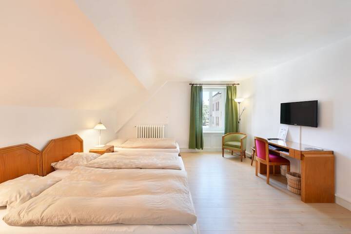 Room 27 of 59