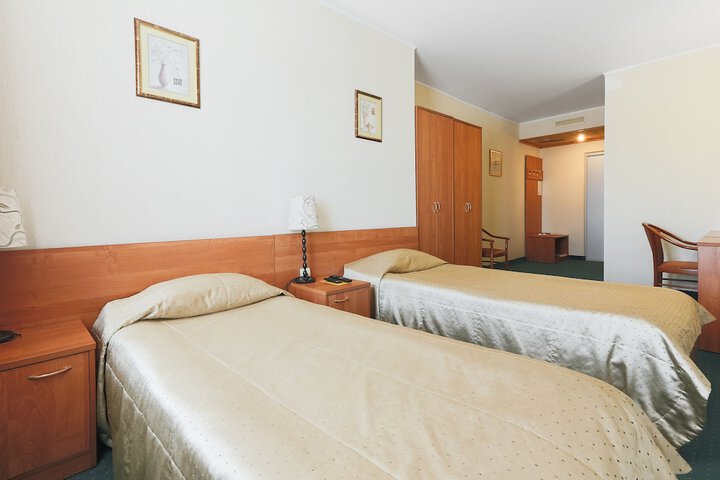 Room 10 of 88