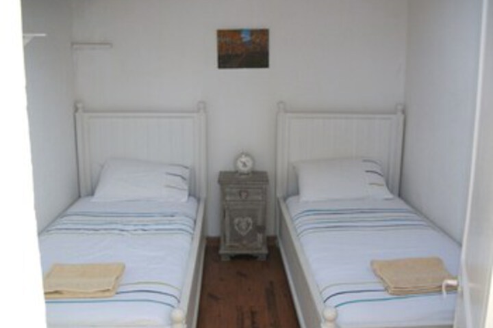 Room 5 of 13