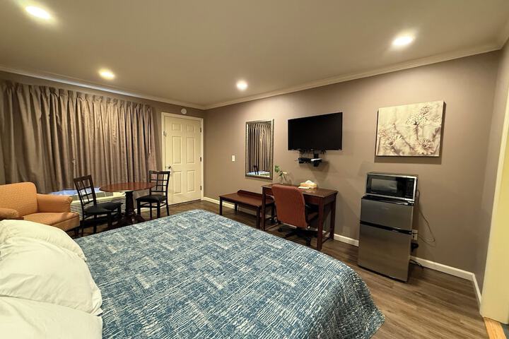 Room 17 of 65