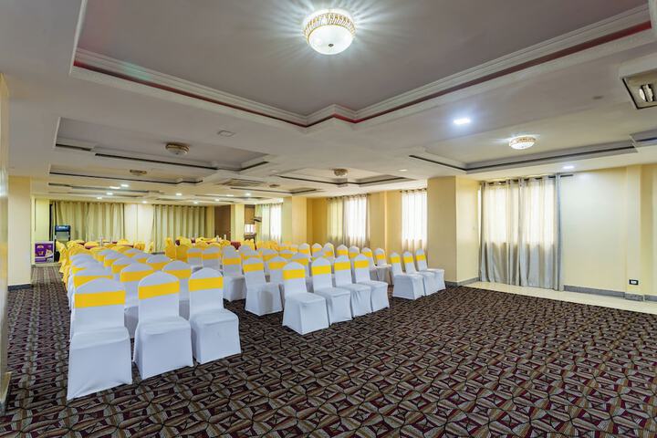 Ballroom/Hall 35 of 40