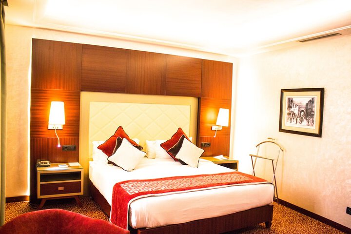 Room 4 of 59