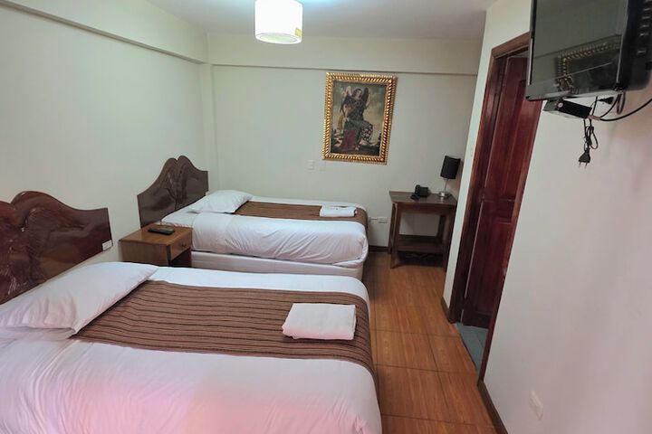 Room 4 of 17