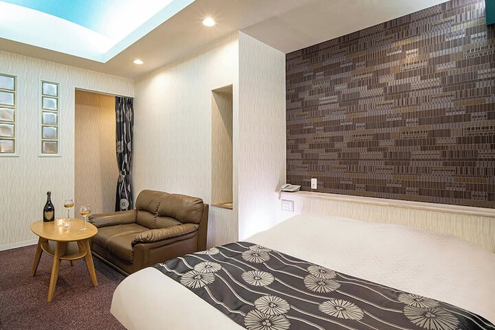 Room 27 of 36
