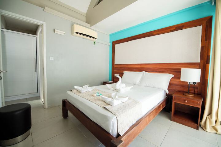 Room 5 of 52