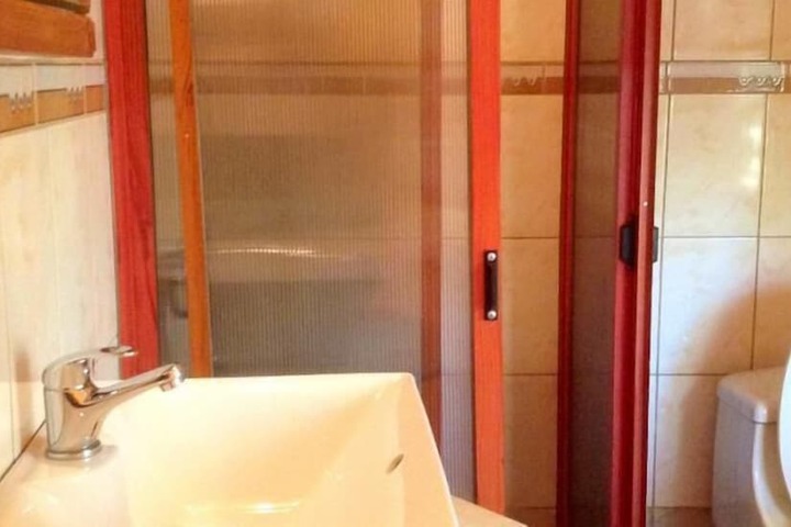 Room 9 of 13