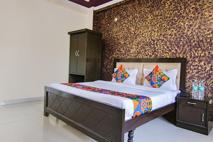 Room 18 of 32