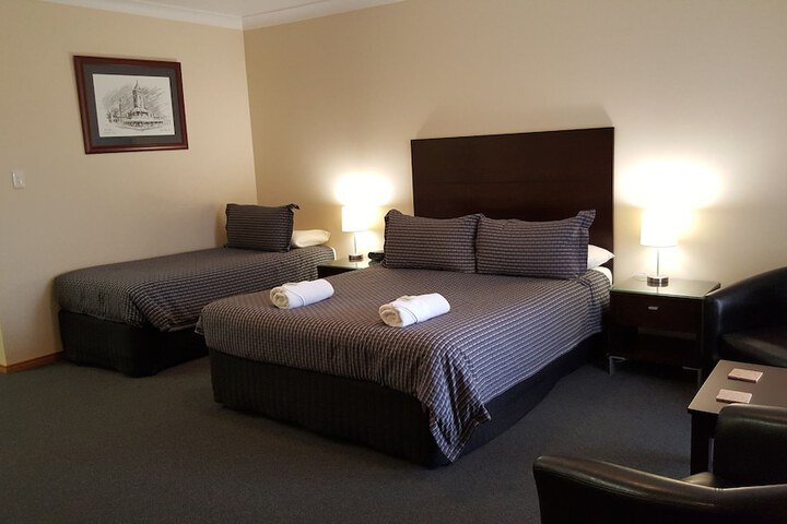 Room 8 of 37