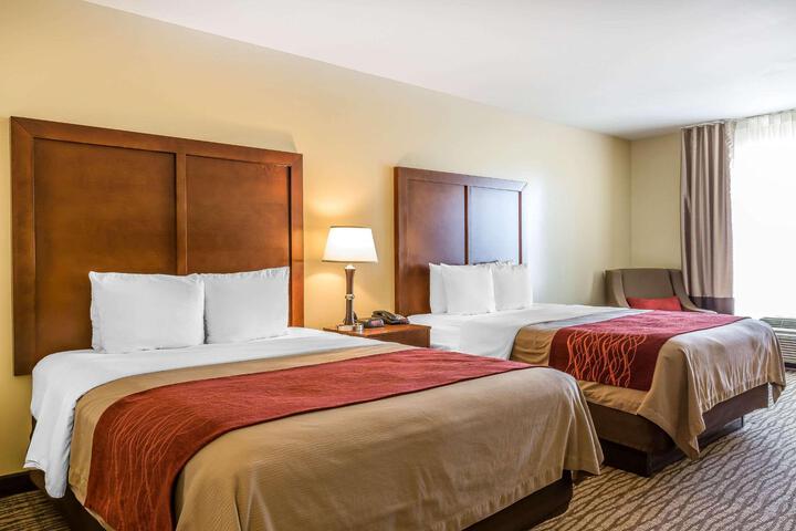 2 Queen Beds Accessible (3 of 3)