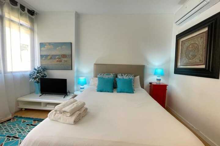 Room 2 of 18