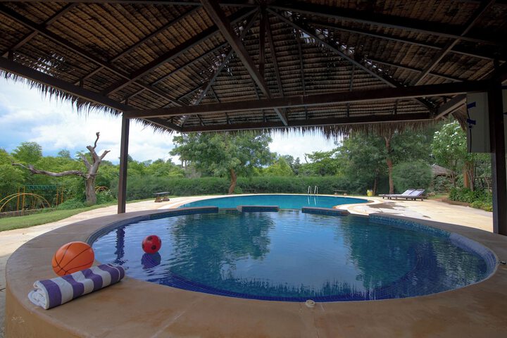 Pool 82 of 141