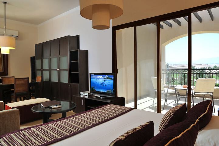 Room 4 of 65