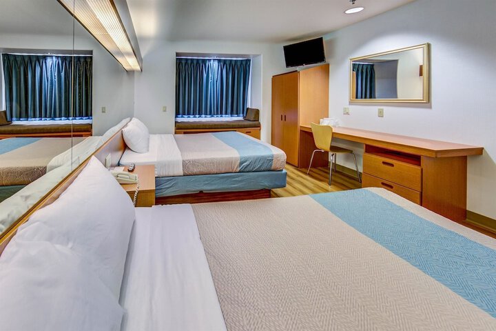 Room 6 of 26
