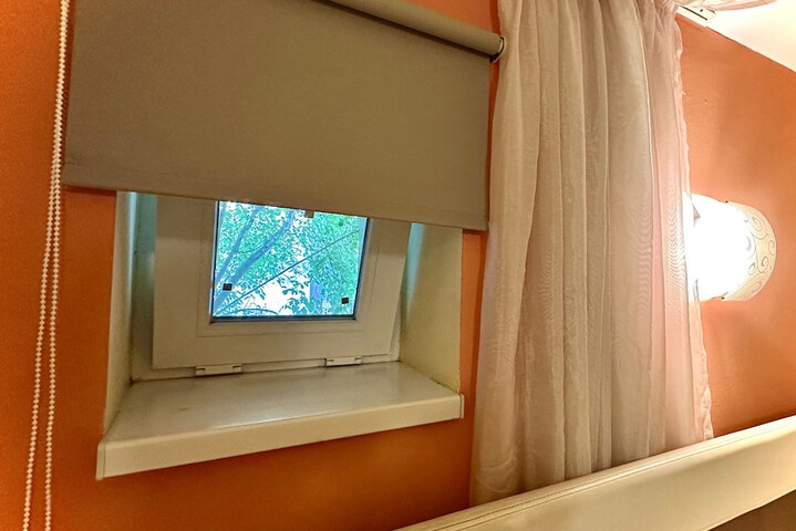 Room 19 of 44