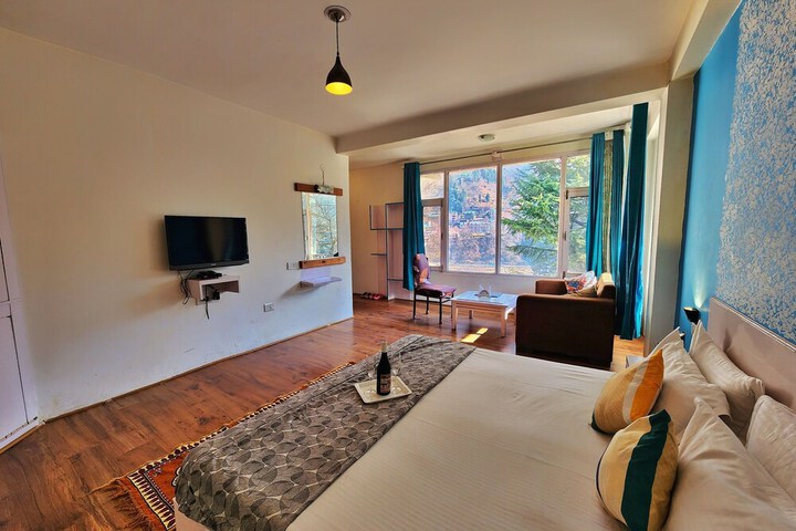 Room 6 of 56