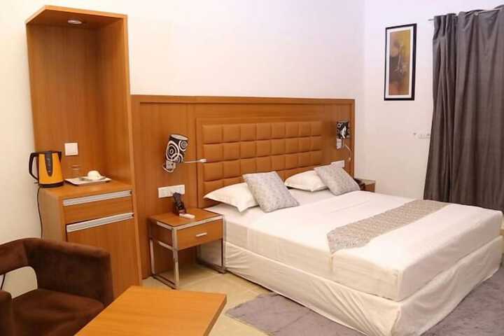 Room 19 of 38