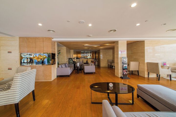 Hotel Interior 4 of 43