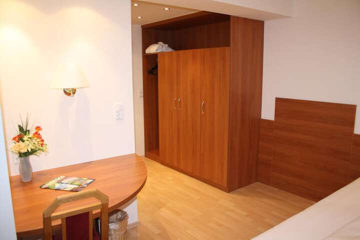 Room 15 of 39