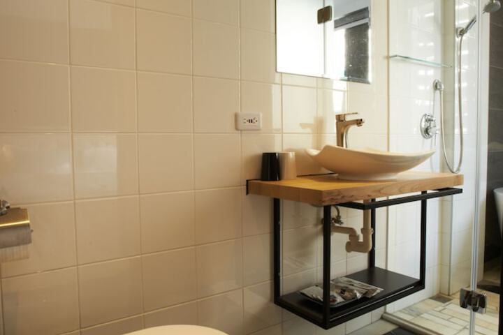 Room 20 of 35