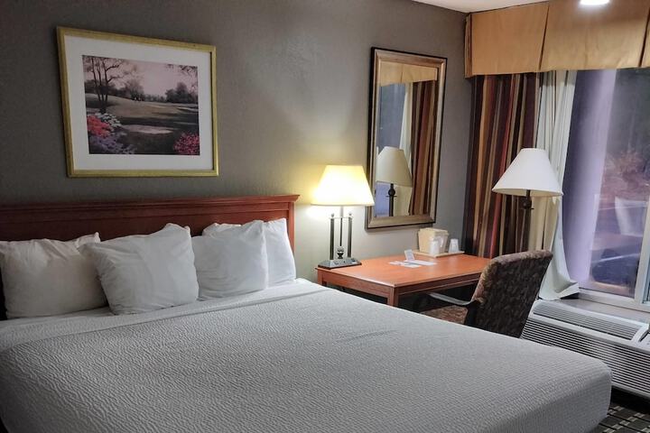 Room 109 of 190