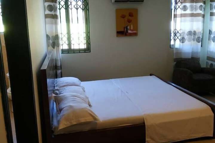 Room 6 of 14