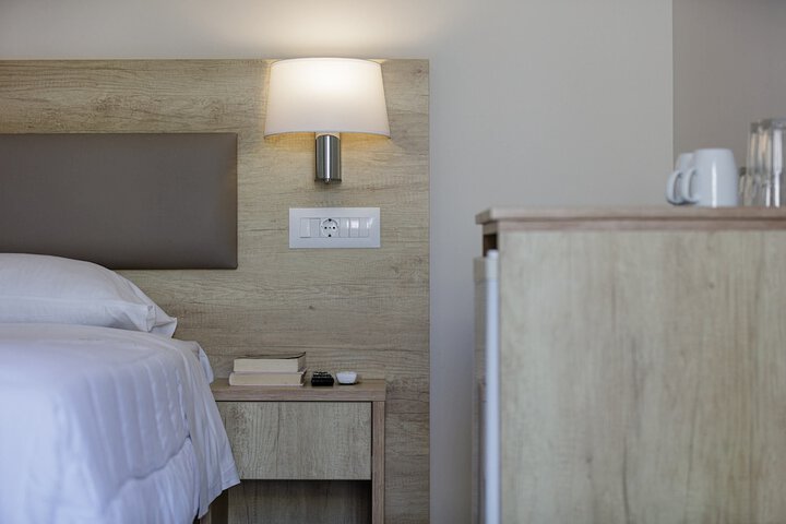 Room 160 of 168