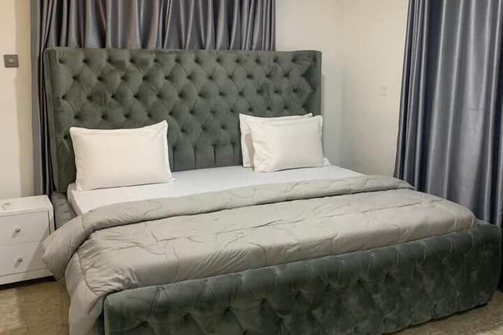 Room 9 of 23