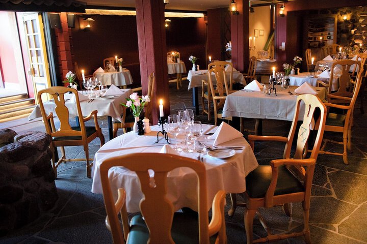 Dining 67 of 96