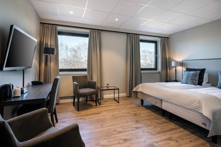 Room 18 of 80