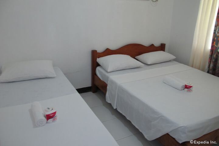 Room 7 of 65