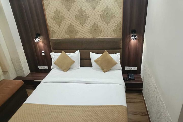 Room 7 of 31