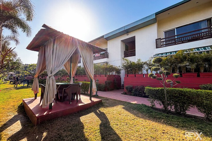 Hotel Exterior 119 of 123