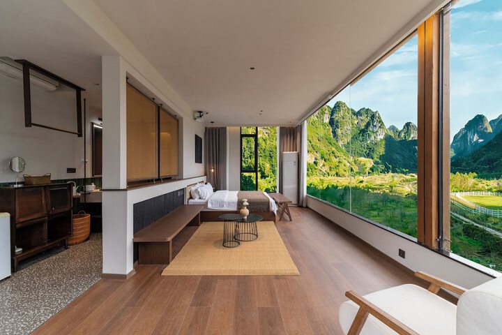 Room 9 of 21