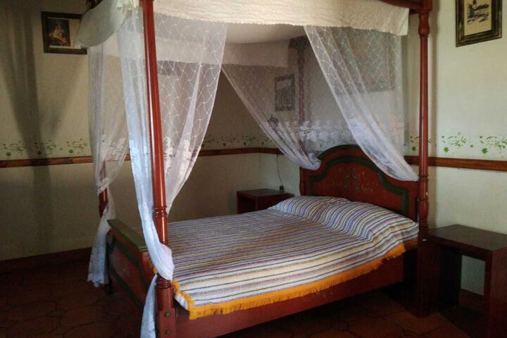 Room 5 of 19